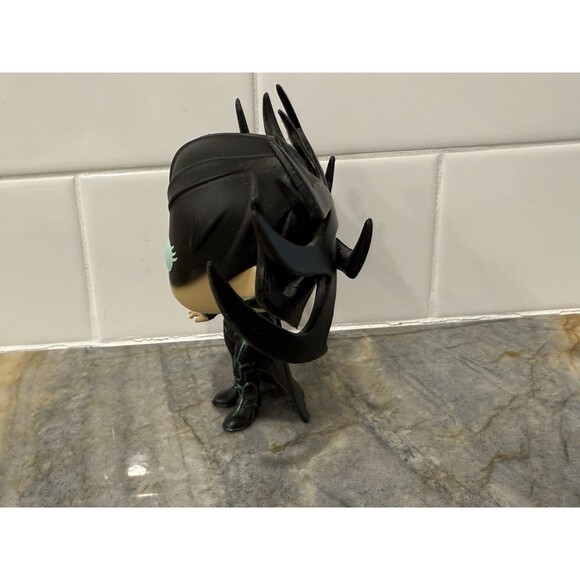 Funko POP! Marvel Thor: Ragnarok Hela Masked #243 Vinyl Action Figure - Picture 5 of 8